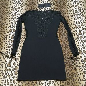 BNWT Dress will lace up sleeves applique detailing